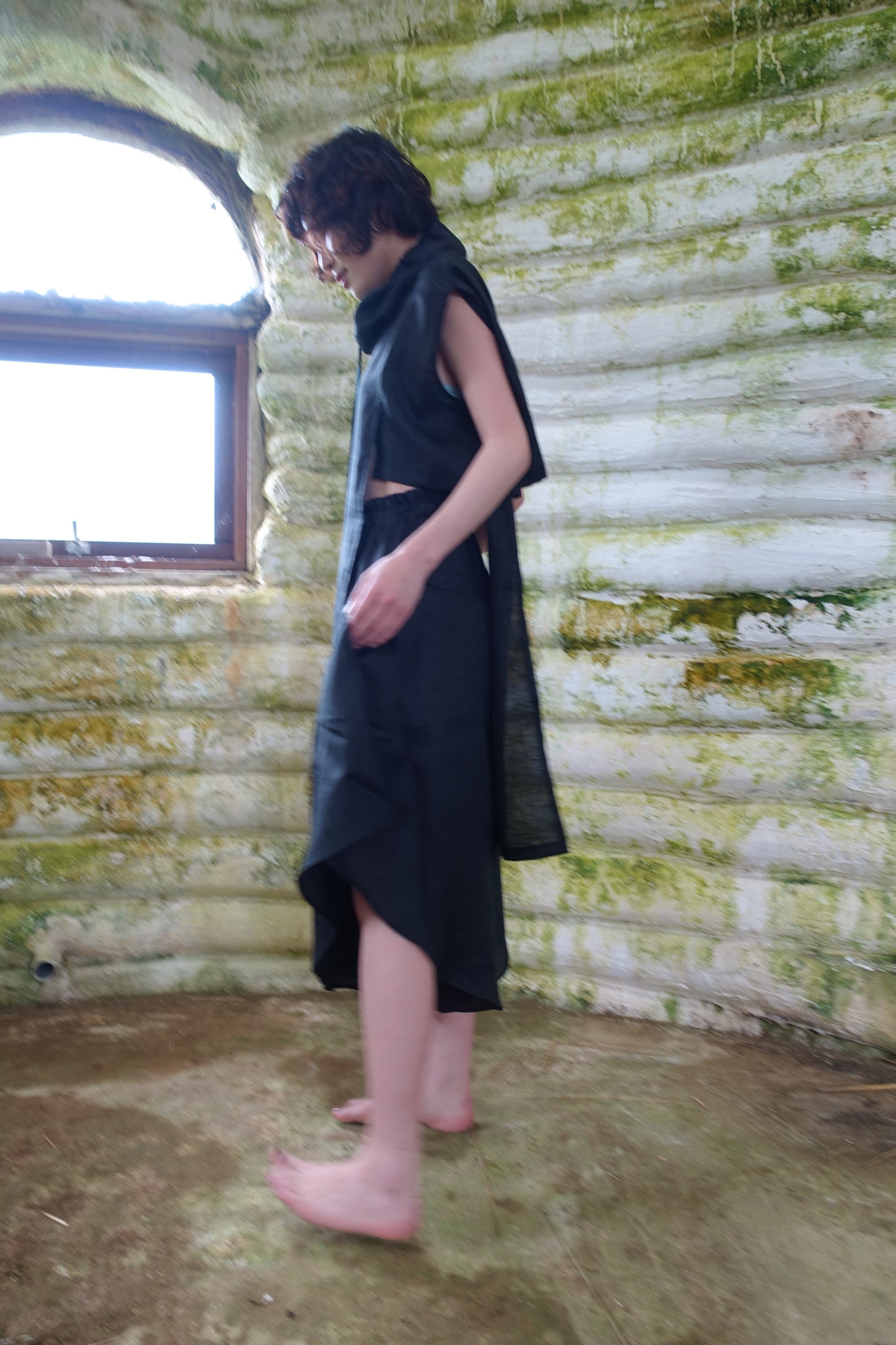 long neck nosleeveless tops blk