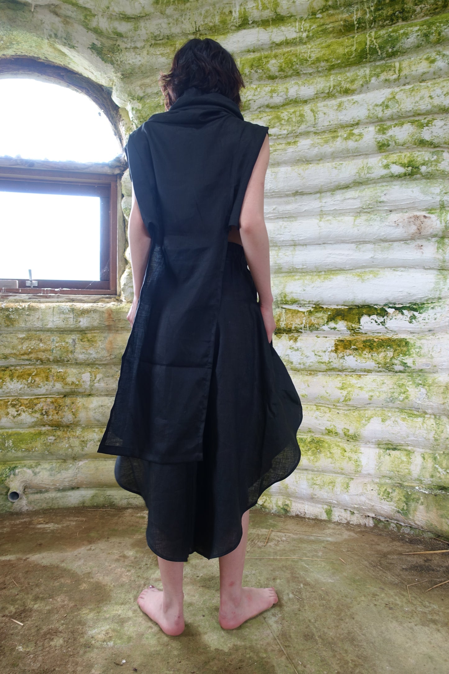 long neck nosleeveless tops blk