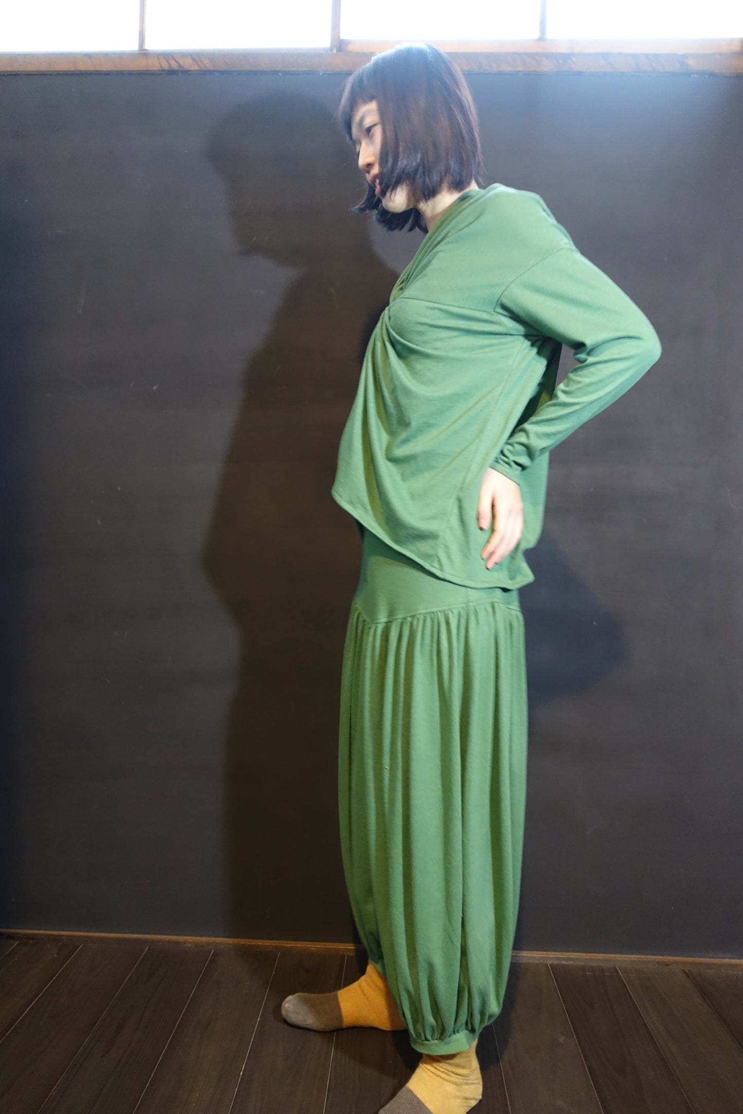 ねじりトップス emeraldthirteen