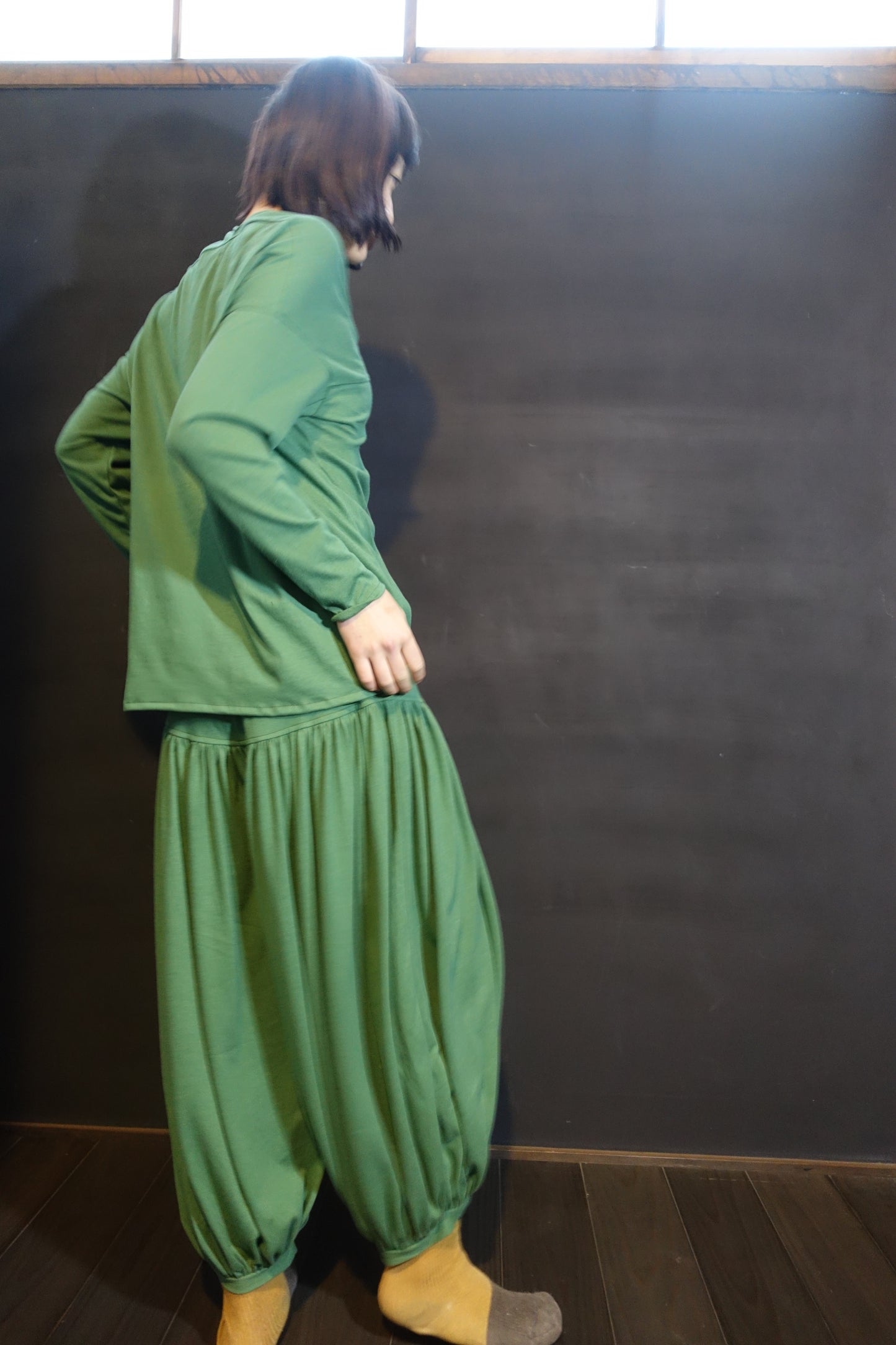 ねじりトップス emeraldthirteen