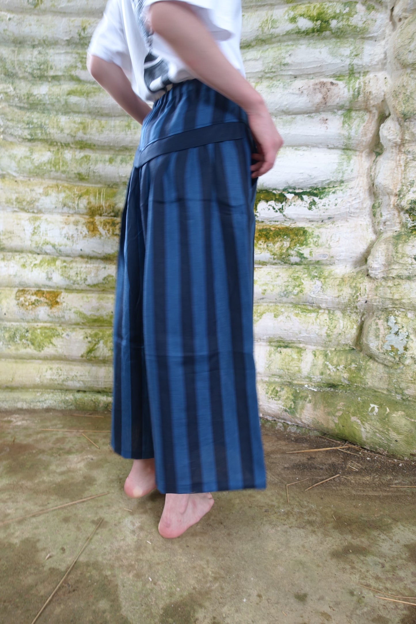 linen back gathered pants　　blue  / navy